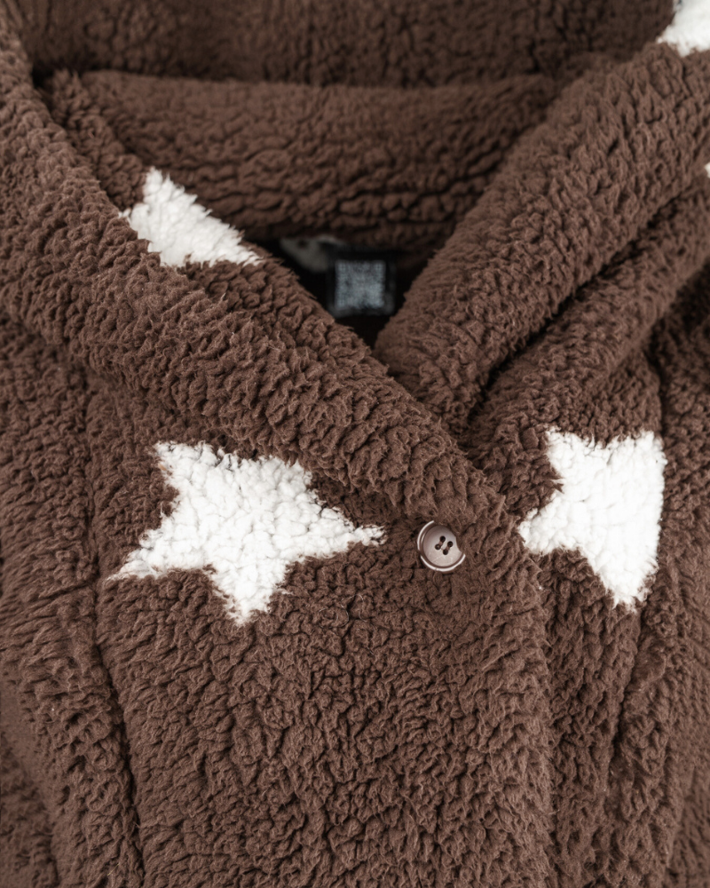 cropped sherpa lounger in chocolate star