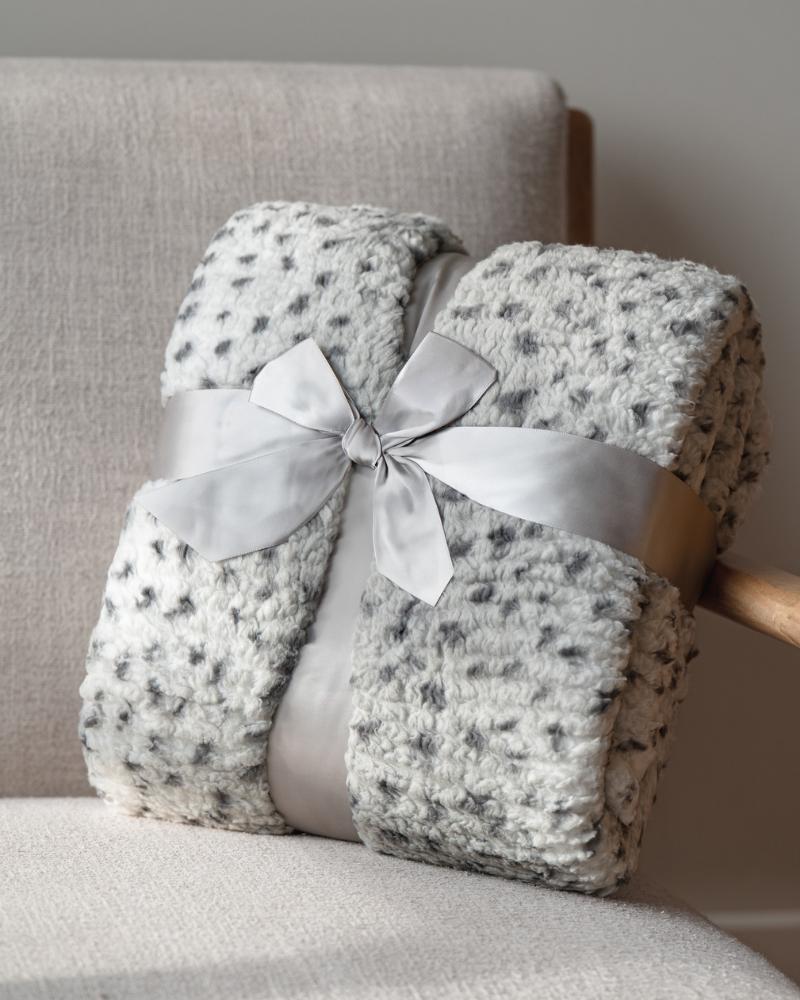 60" x 70" Sherpa Throw Blanket