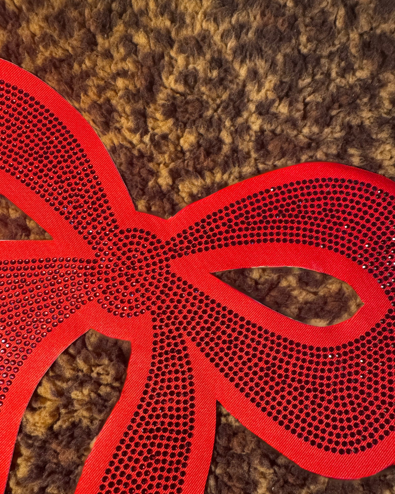 Bedazzled Red Bow Lounger