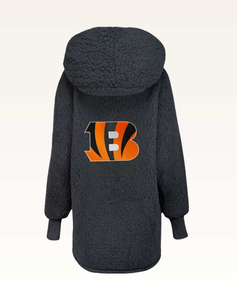 black lounger with Cincinnati Bengals logo